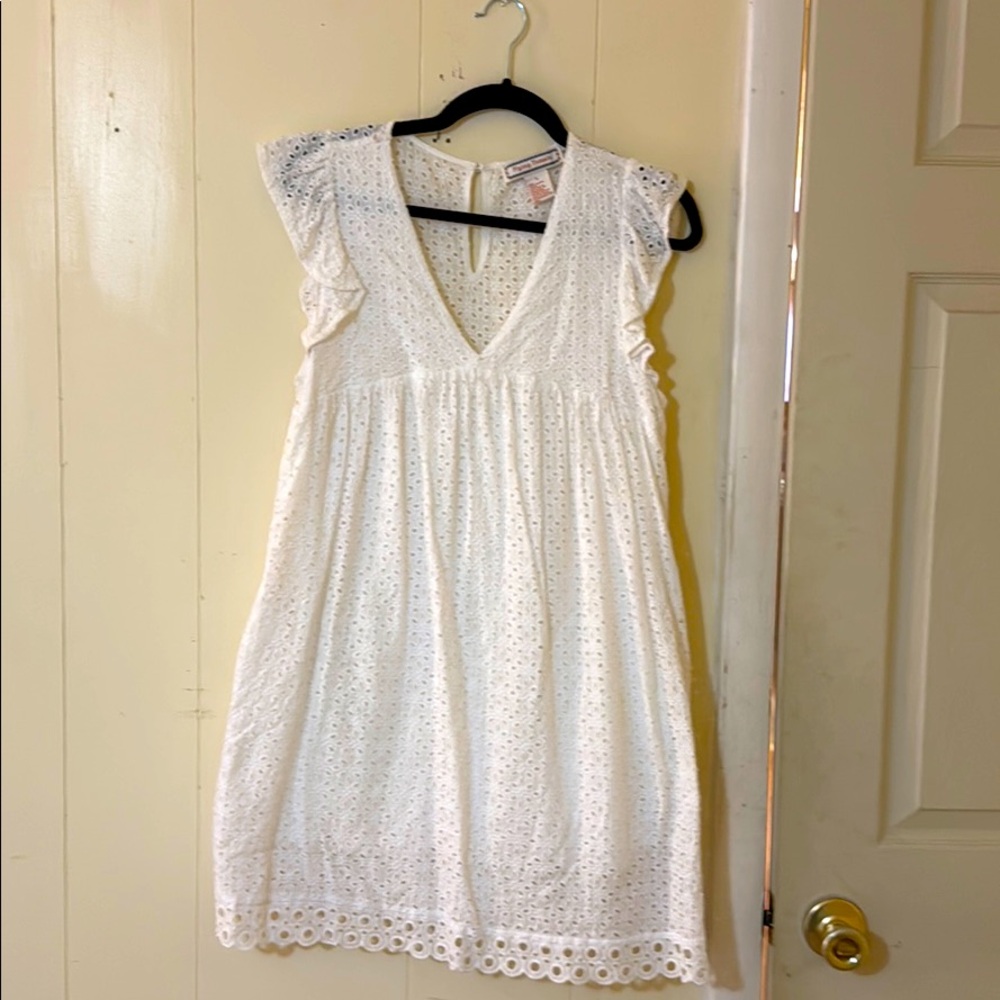 Women’s white eyelet dress with pockets